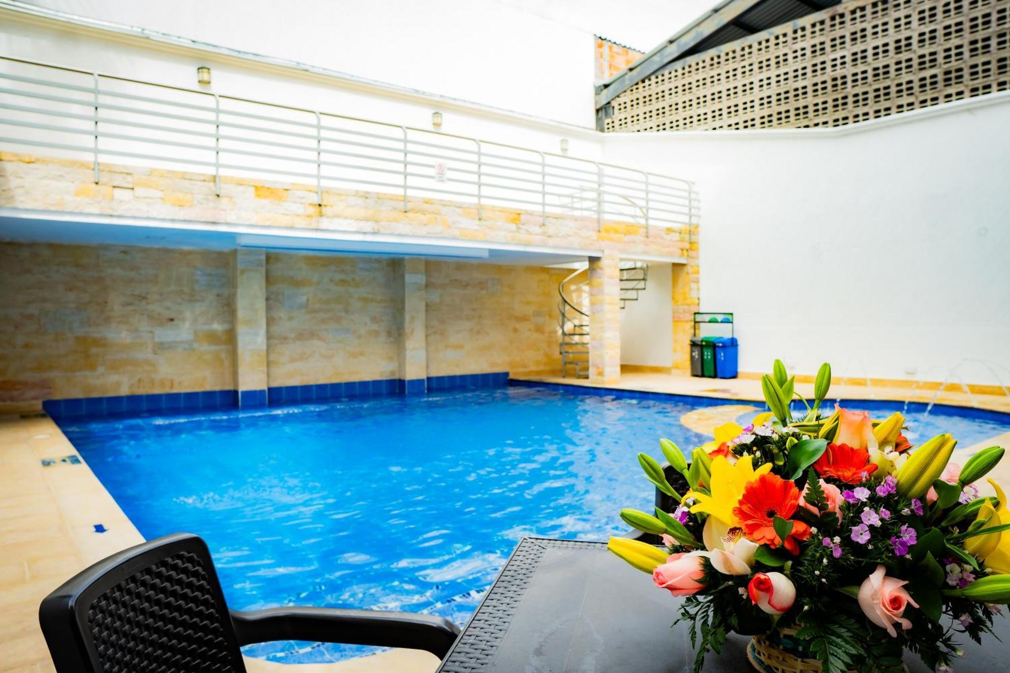 Kalina Hotel 히라르도트 외부 사진