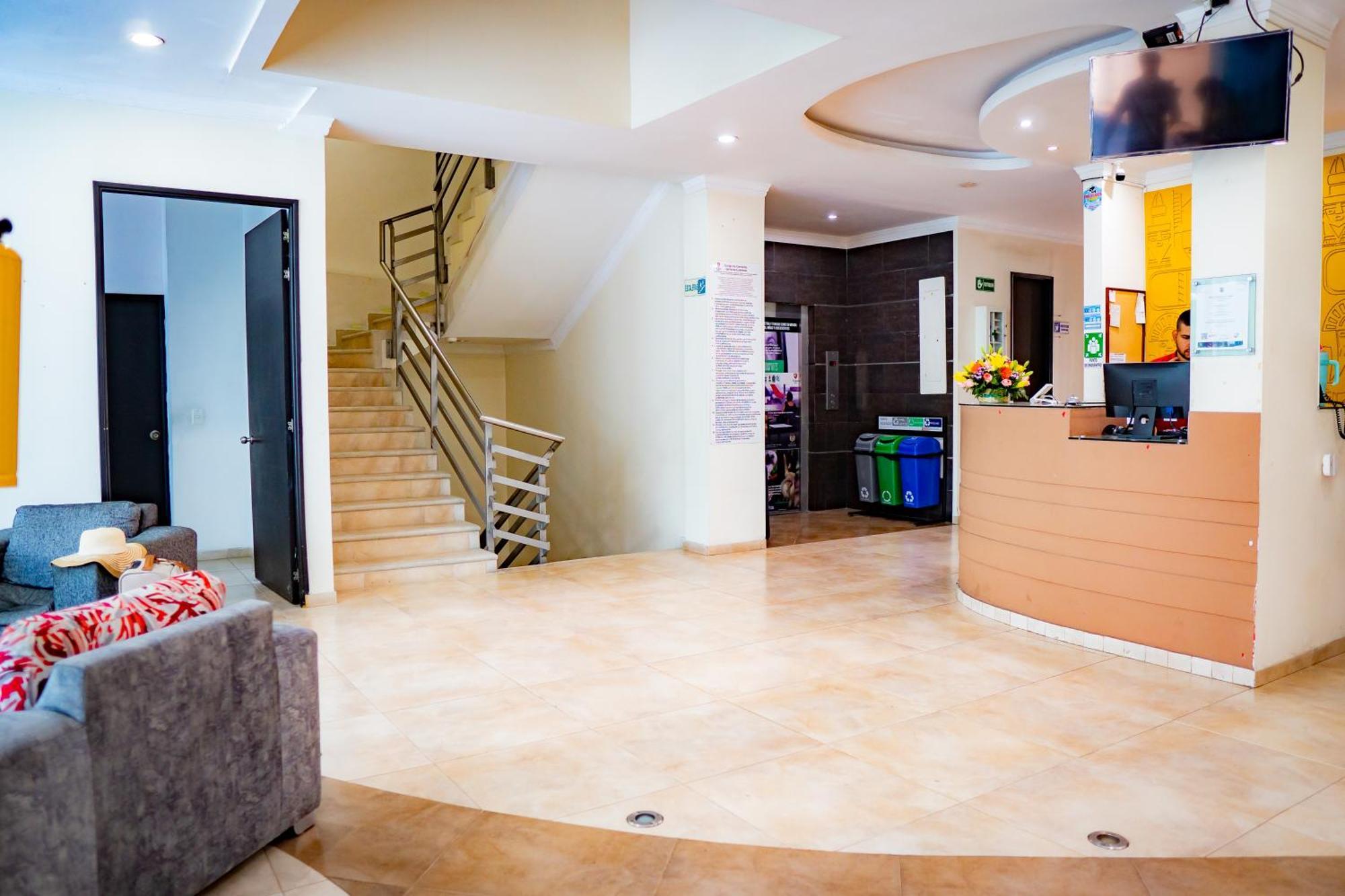 Kalina Hotel 히라르도트 외부 사진