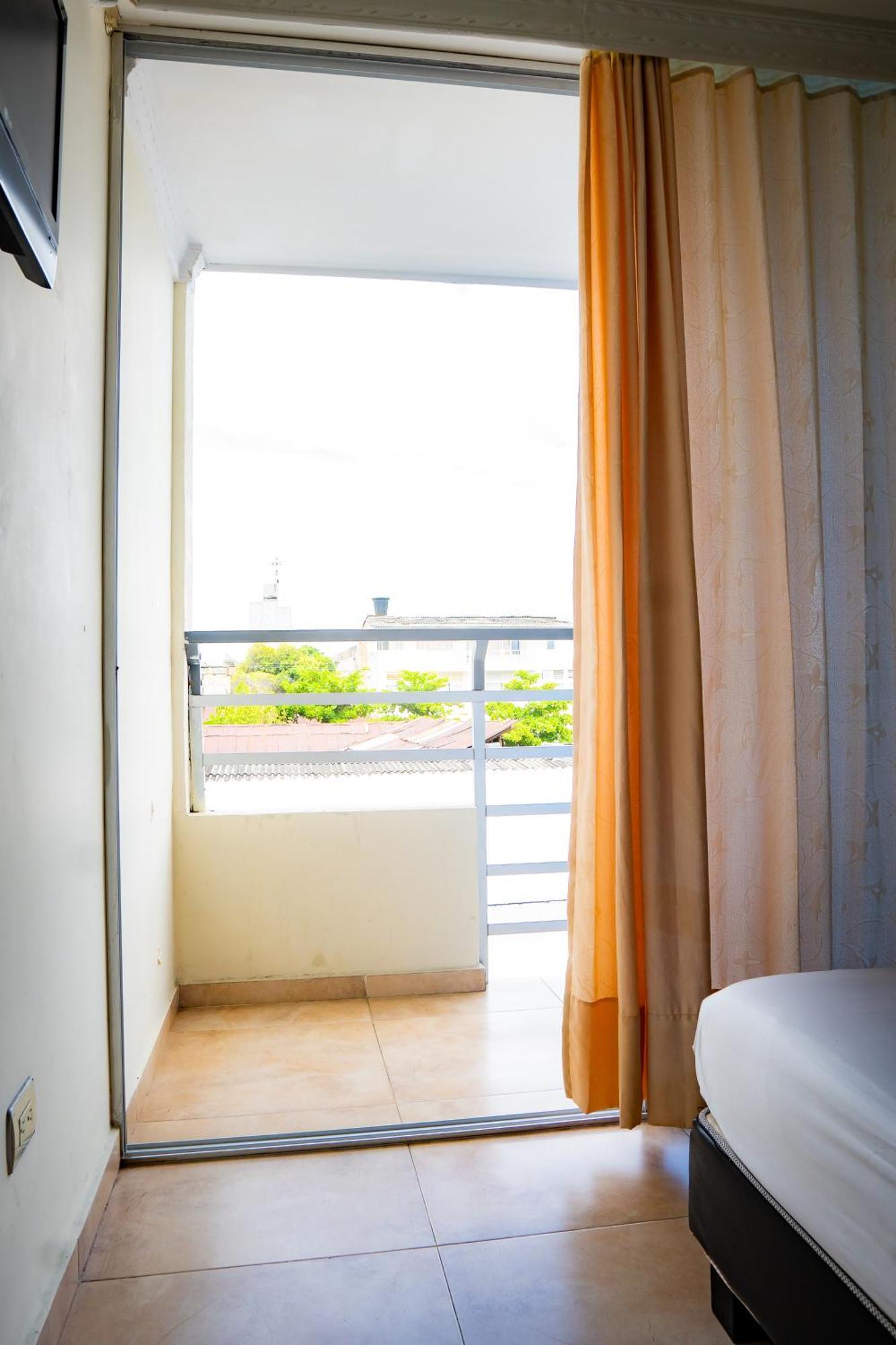 Kalina Hotel 히라르도트 외부 사진