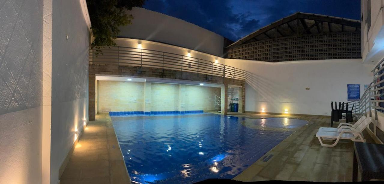 Kalina Hotel 히라르도트 외부 사진