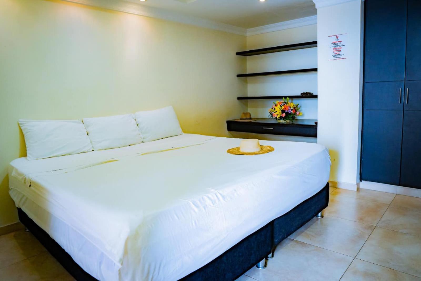 Kalina Hotel 히라르도트 외부 사진