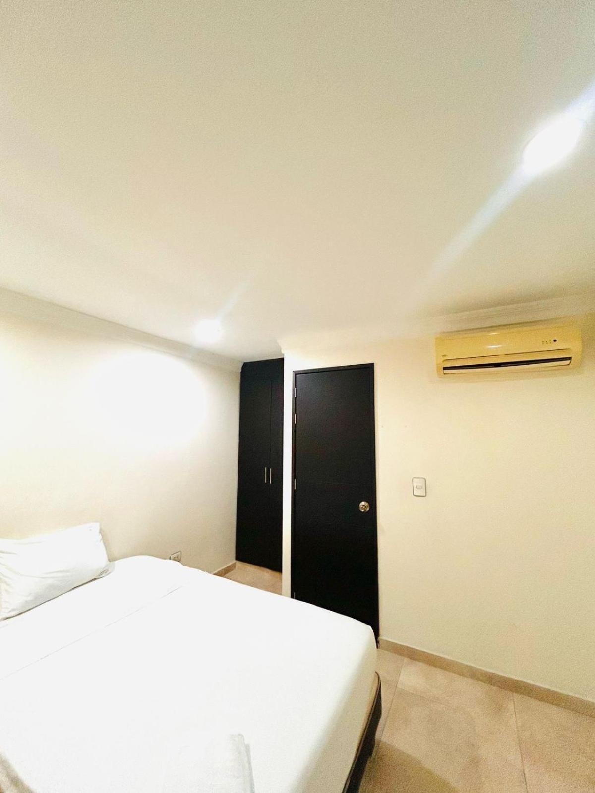 Kalina Hotel 히라르도트 외부 사진